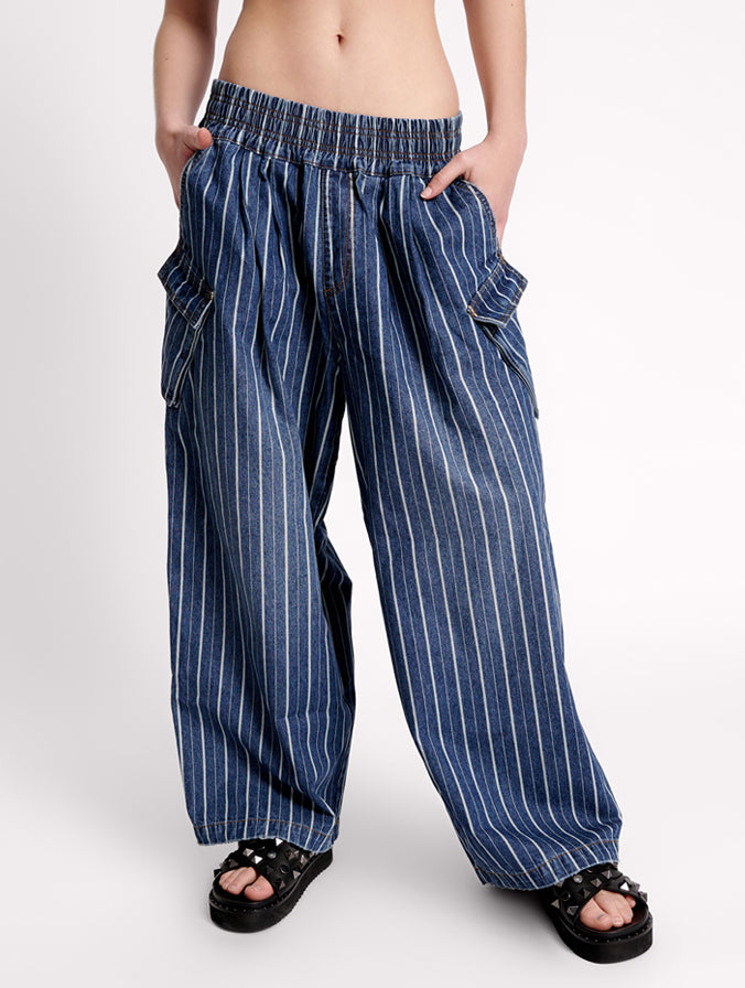 【SATIIIZ】Labon Parachute Denim Pants Adidas x MOON BOOT Women's Blue Parachute Pants – Puffer Reds