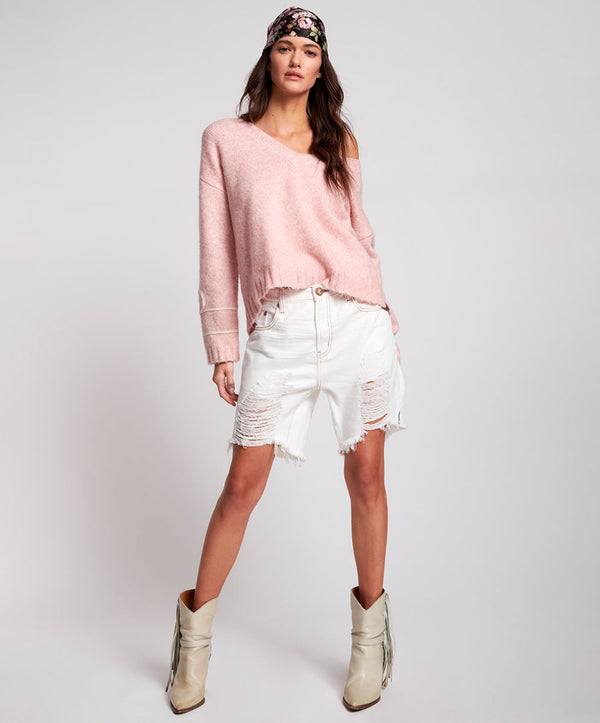 WHITE BEAUTY STEVIES LONG LENGTH BOYFRIEND SHORTS WHITE