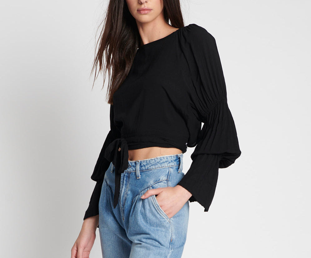 BLACK SUMMER NIGHTS CROP LONGSLEEVE TOP