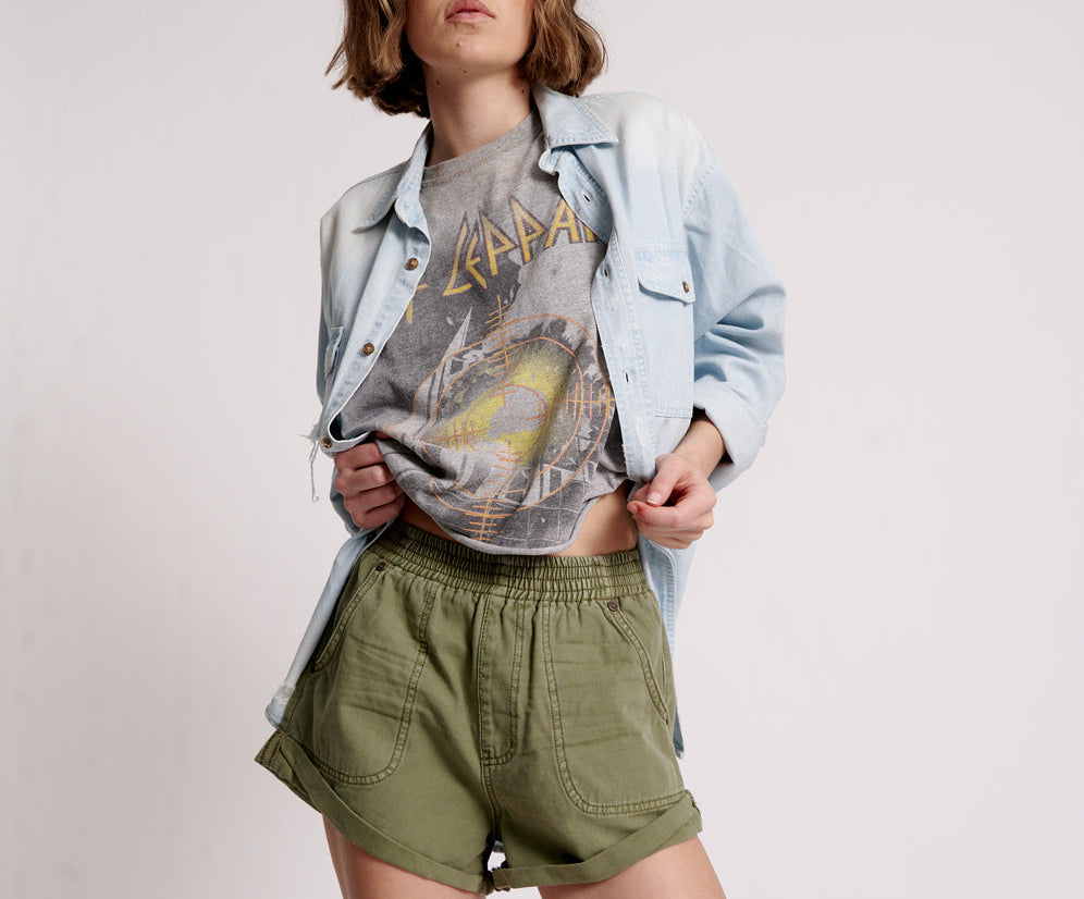 SUPER KHAKI HUNTERS ELASTICATED BOYFRIEND SHORTS