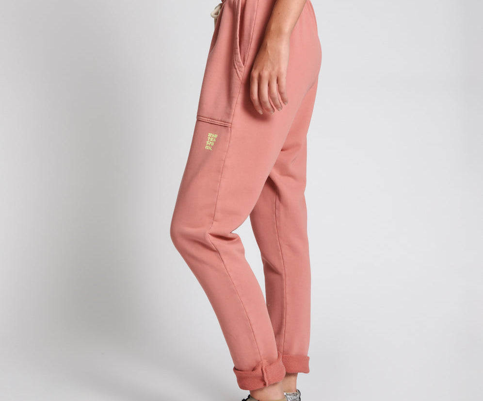 WORN PINK CARGO SWEAT PANTS
