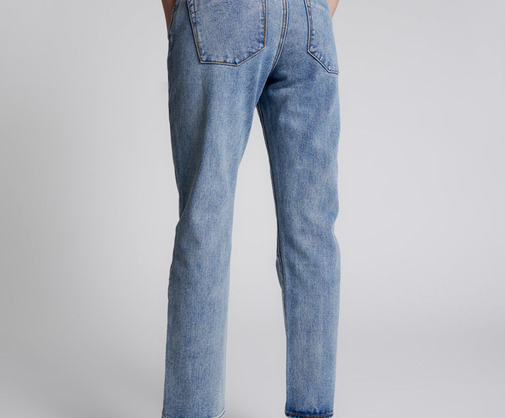 HOLLYWOOD HILLS TRUCKERS MID RISE STRAIGHT LEG JEANS