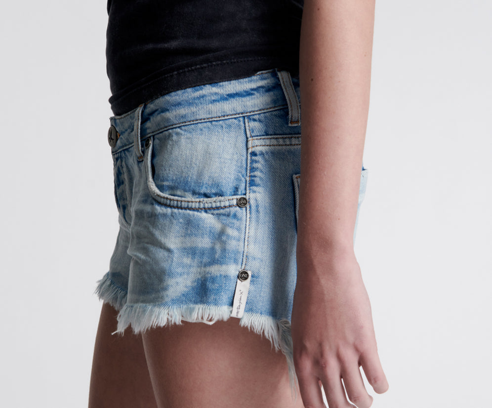 WORN OUT HENDRIXE DUKES LOW WAIST MINI DENIM SHORTS