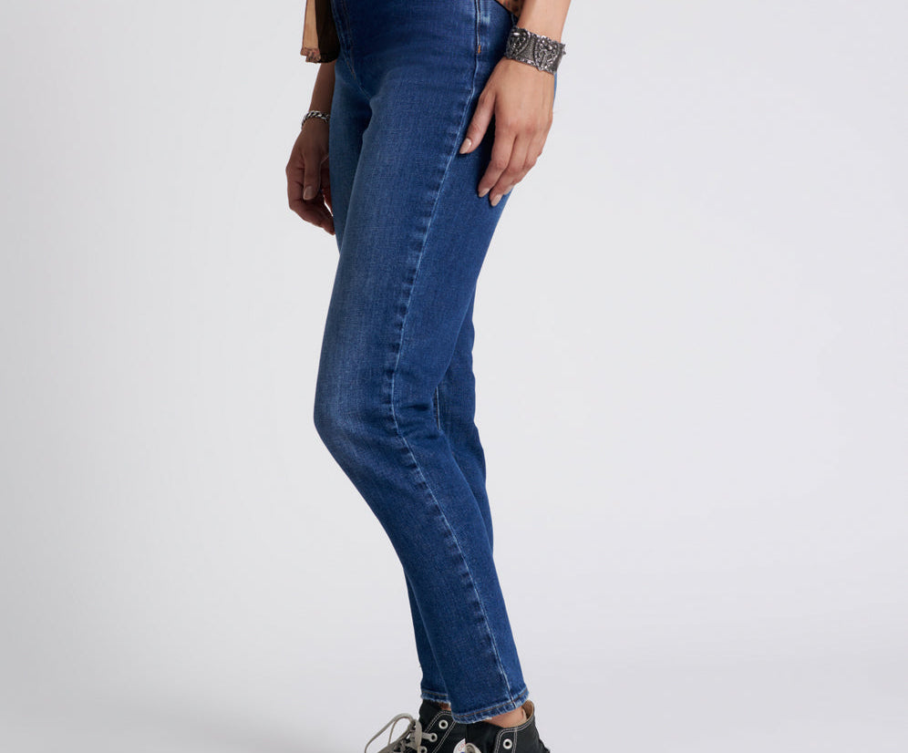 LUXE POWER BLUE LEGEND HIGH WAIST MOM JEANS