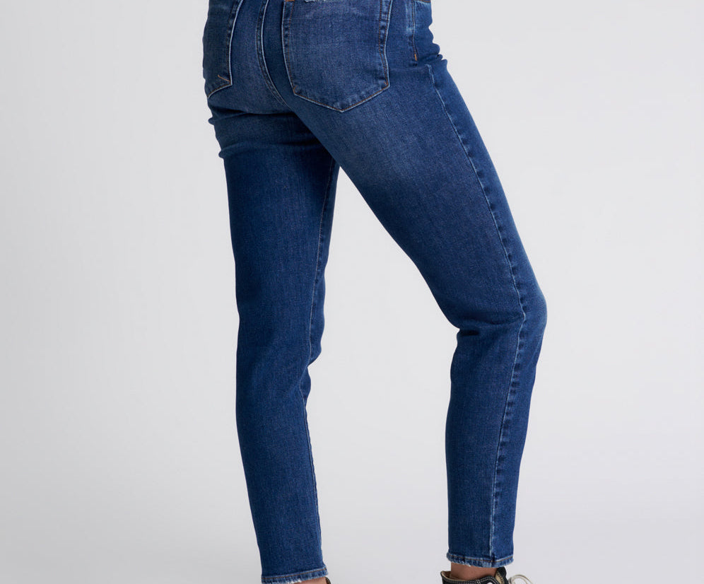 LUXE POWER BLUE LEGEND HIGH WAIST MOM JEANS