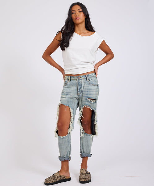 Saints Low Waist Boyfriend Denim Jeans - Montana | One