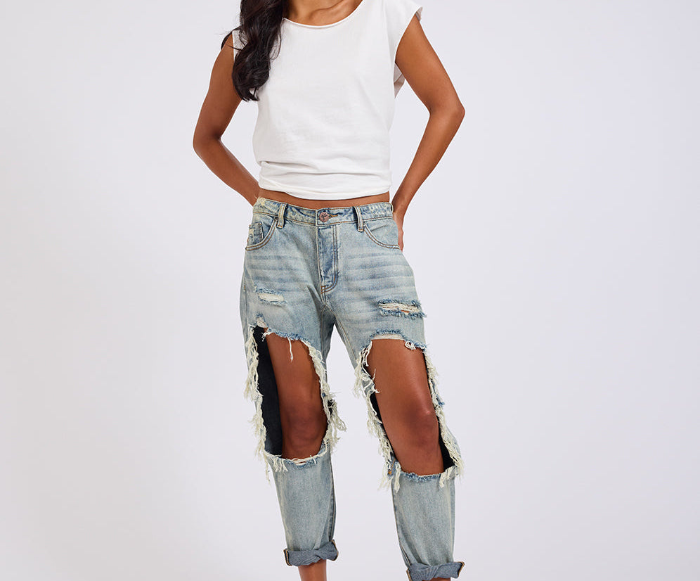 Saints Low Waist Boyfriend Denim Jeans - Montana