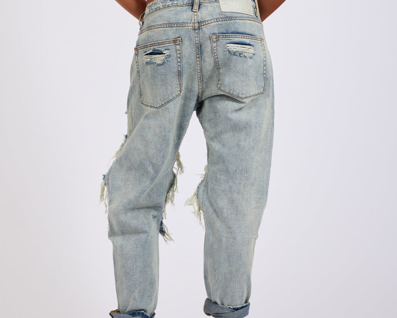 Saints Low Waist Boyfriend Denim Jeans - Montana