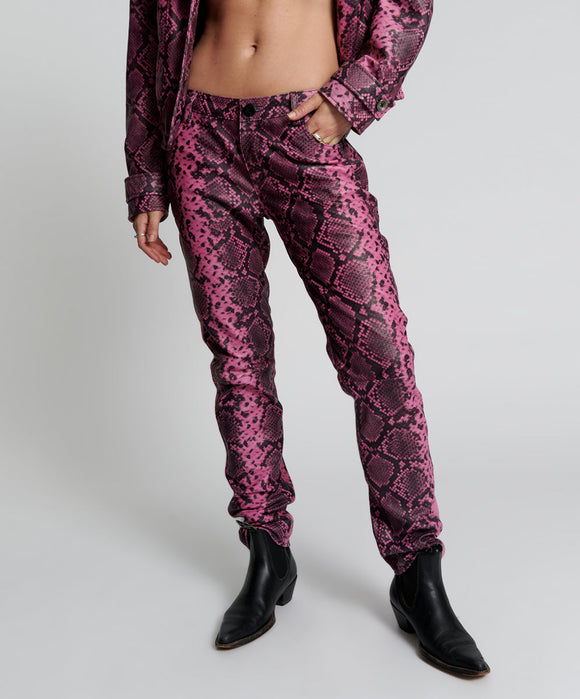 25286_PINKPYTHO_STANDARD_03_4f 