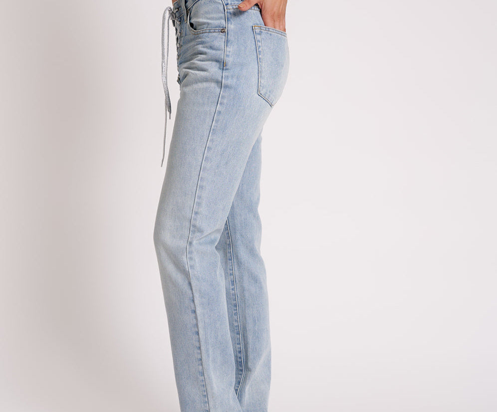 HENDRIXE TRUCKERS MID WAIST STRAIGHT LEG JEANS