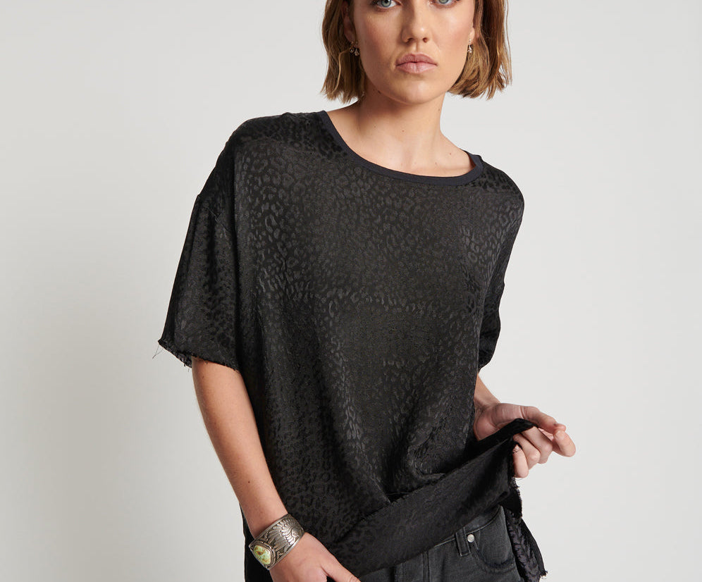 LEOPARD JACQUARD SATIN TEE