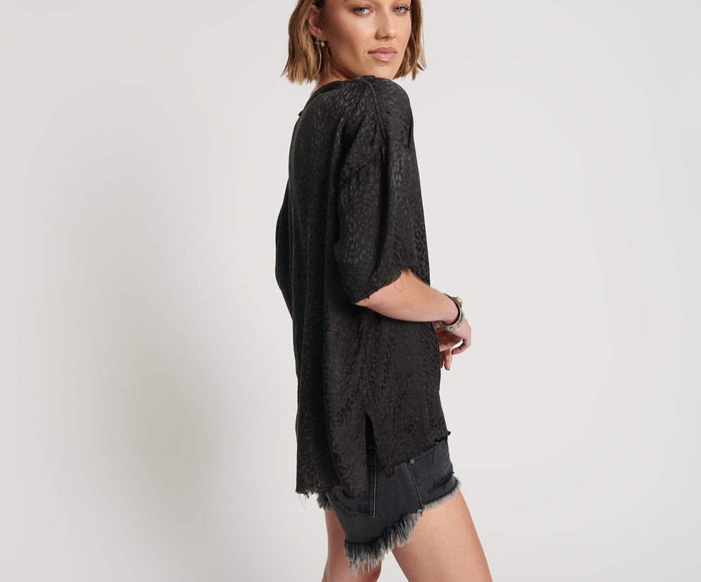 LEOPARD JACQUARD SATIN TEE