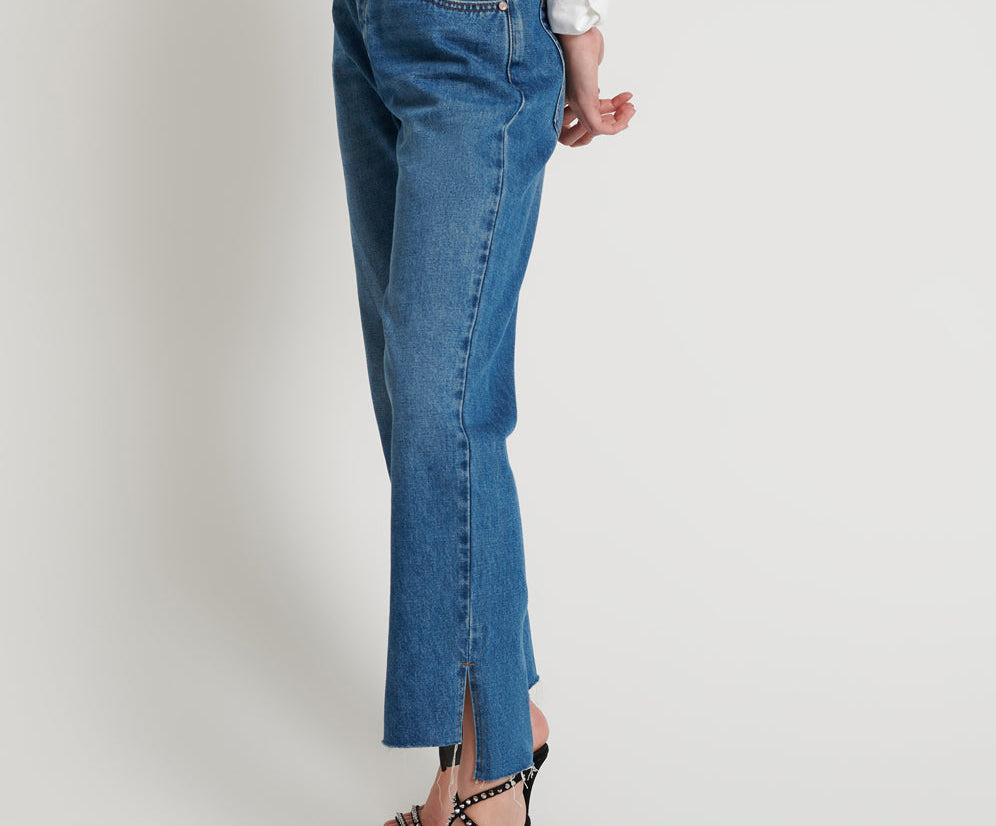 BAY BLUE HOOLIGANS MID WAIST RELAXED CROPPED JEANS