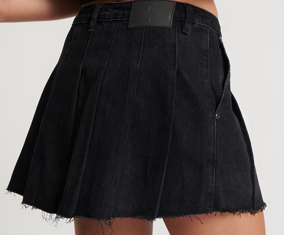 Pleated Low Waist Micro Denim Mini Skirt - Black Oak