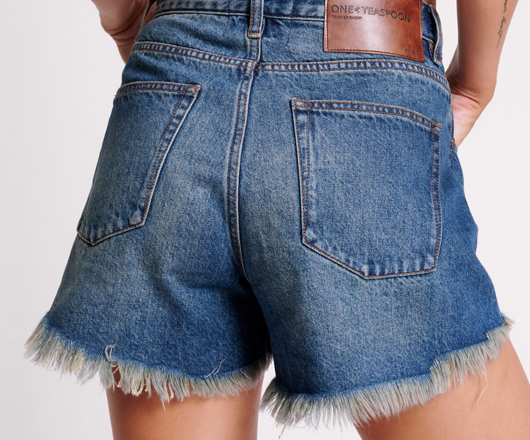 GRITTY BLUE TRUCKERS MID WAIST RELAXED SHORTS