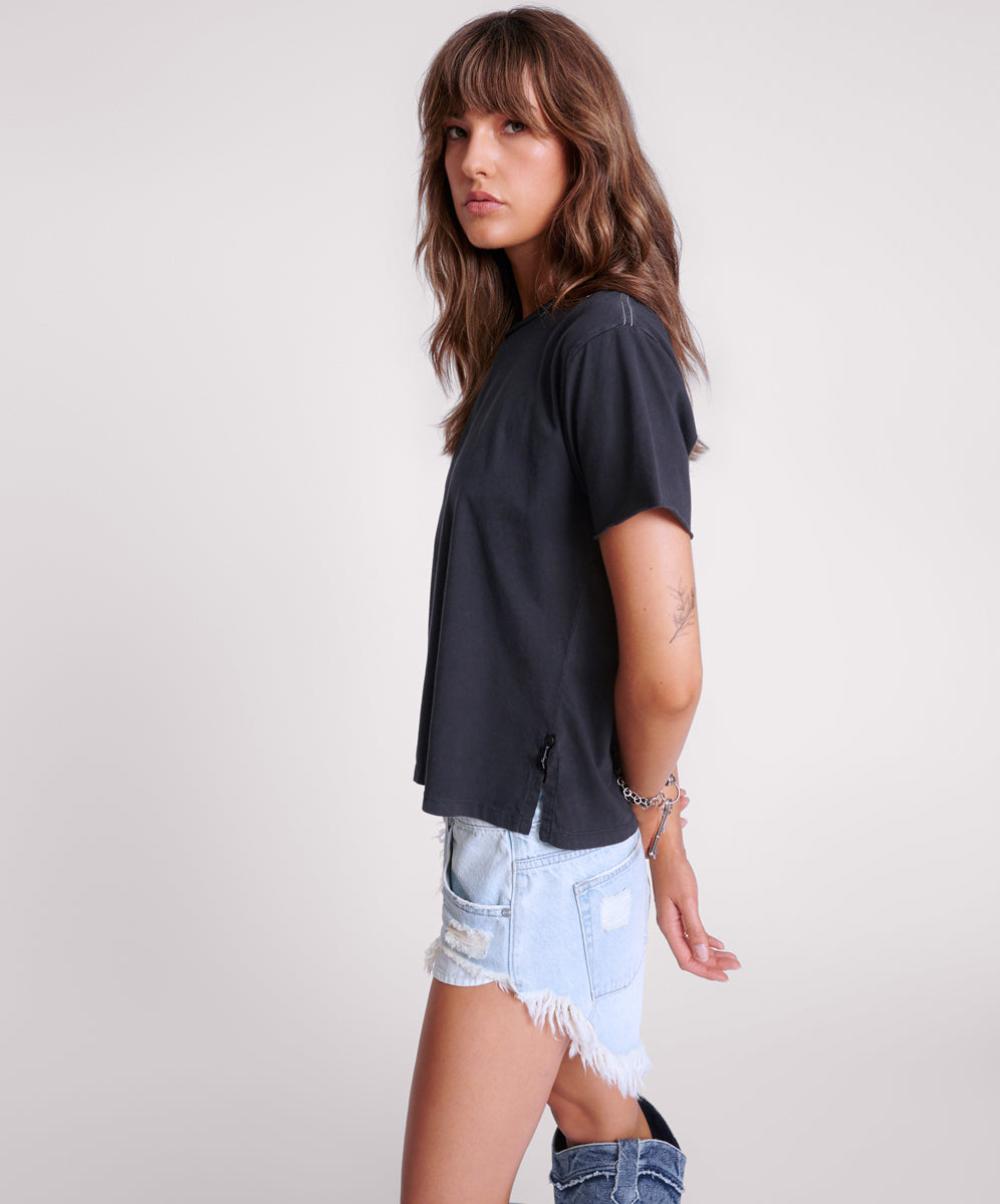 Products BLACK GRAFFITI BIRD SPLIT HEM TEE