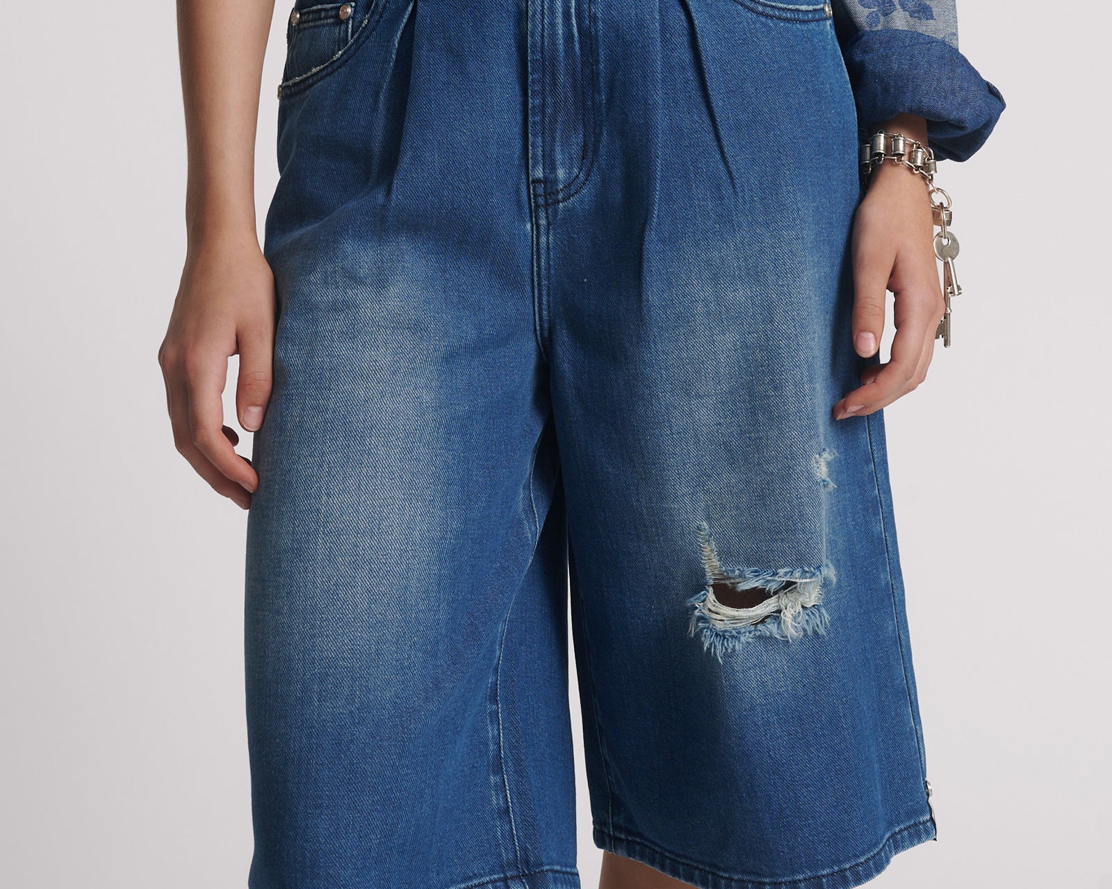 Beastie Low Waist Wide Leg Denim Shorts - Rosewood