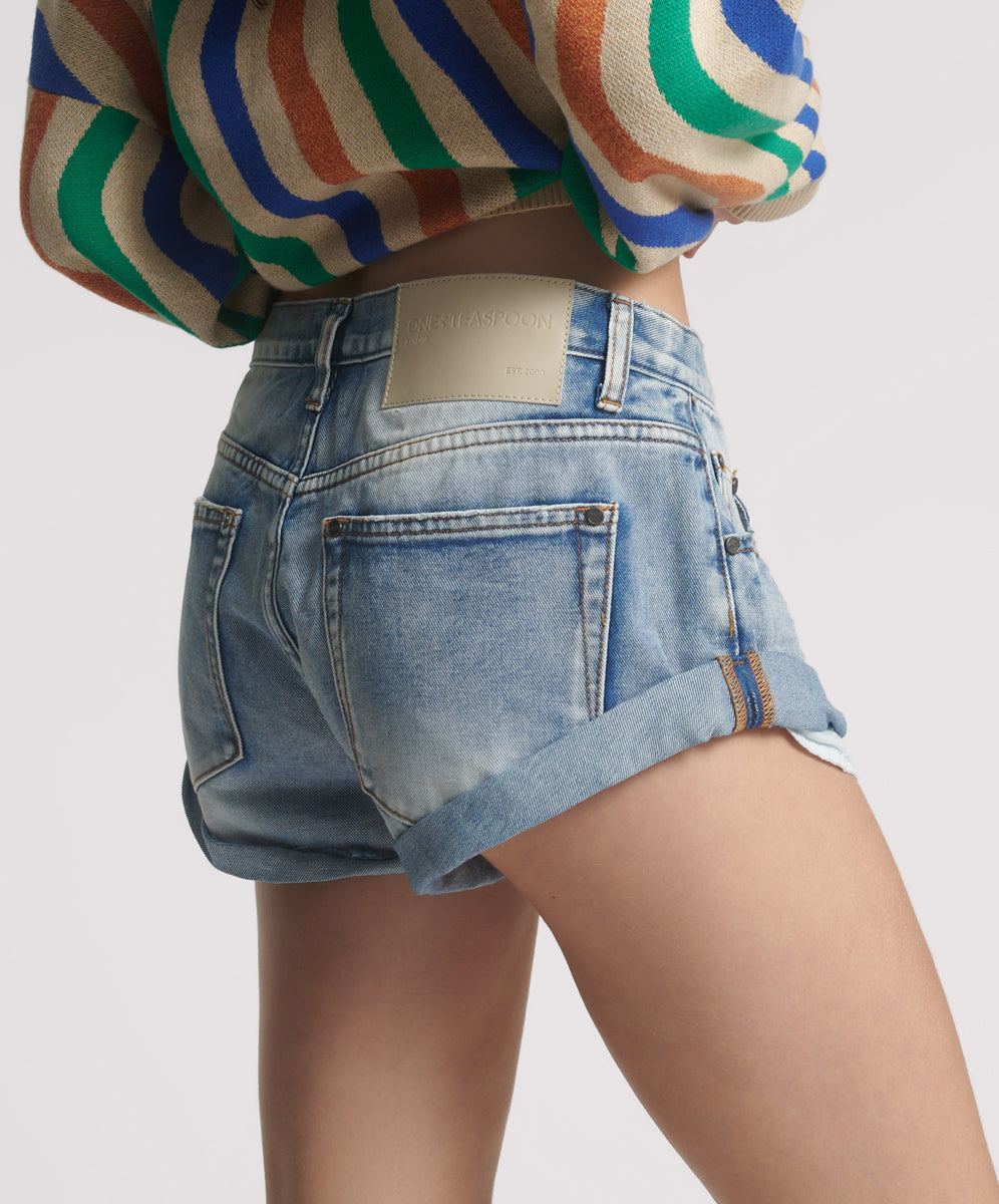 【One Teaspoon】Bandits ローウエストショーツ/Depeche Blue One Teaspoon Bandits Low Waist Denim Short in Depeche Blue