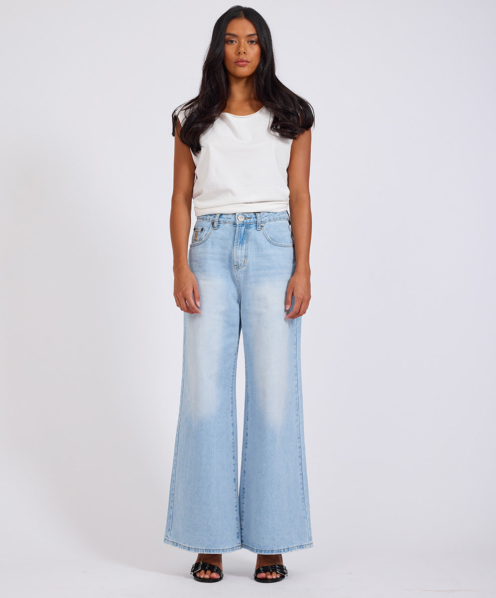 Women's Denim Jeans Love Machines Love Machines Mid Waist Super Wide Leg Heartless Denim Jeans - Blue