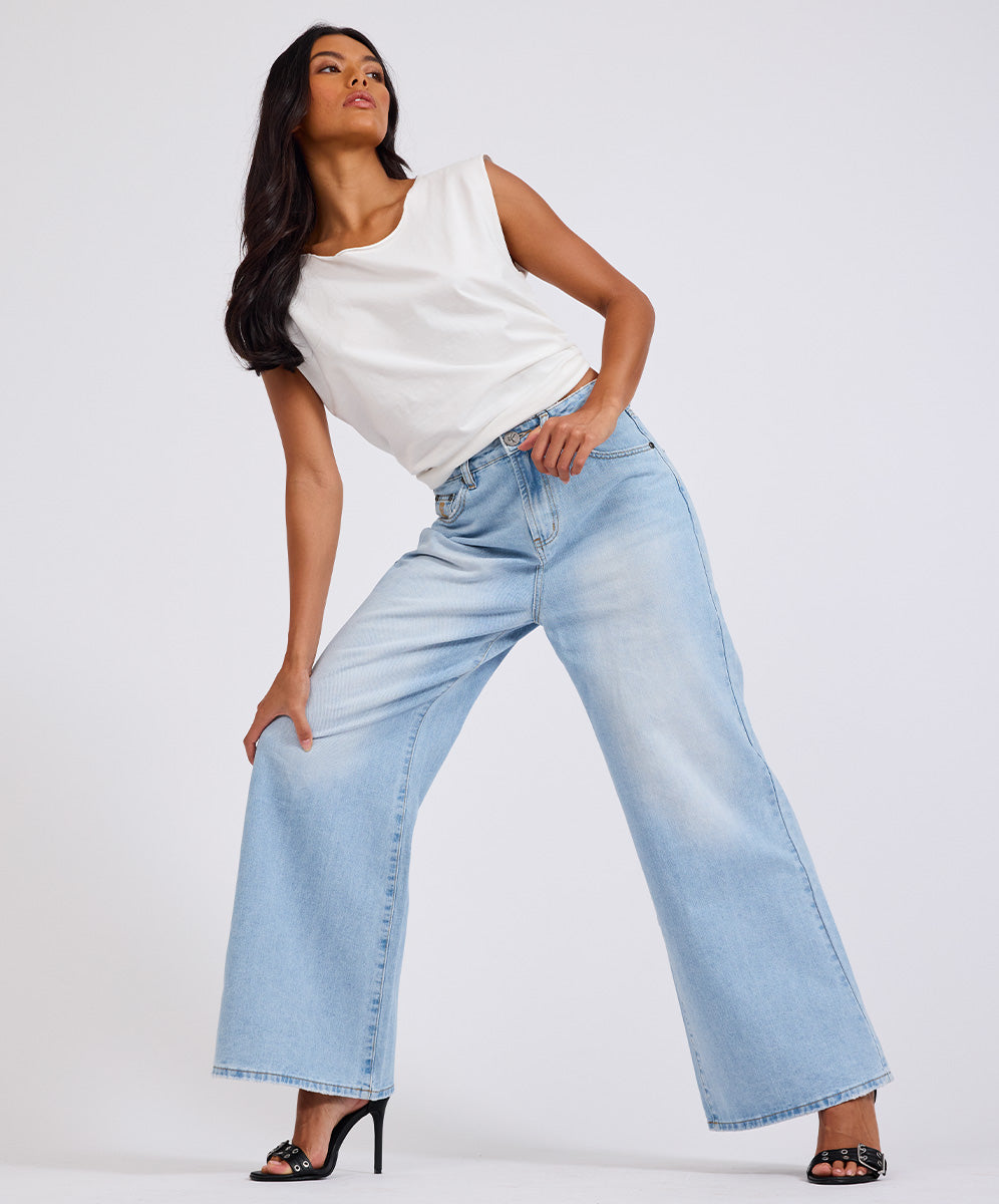 Women's Denim Jeans Love Machines Love Machines Mid Waist Super Wide Leg Heartless Denim Jeans - Blue