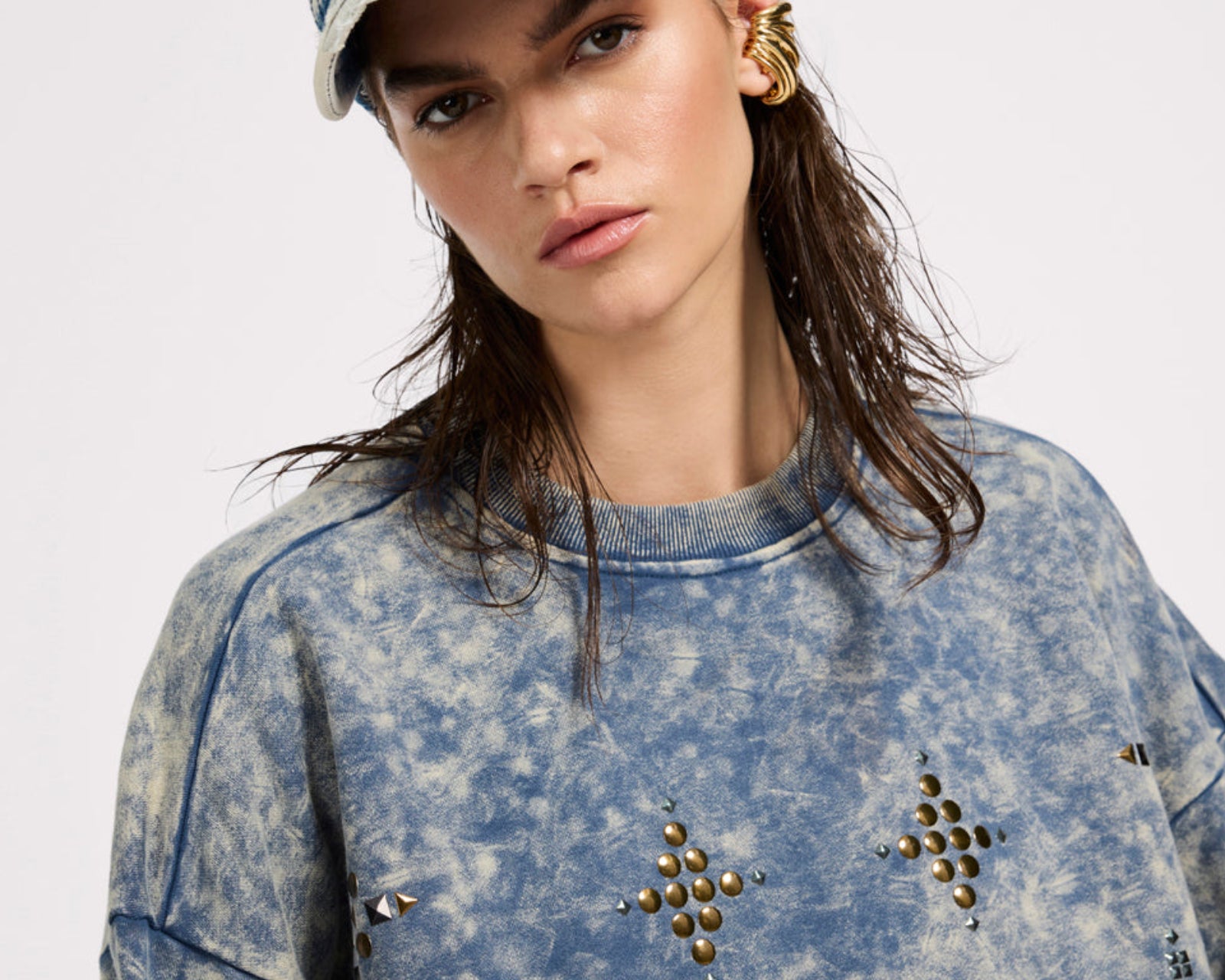 Fleece Cropped Star Studded Sweater - Acid Wash Blue