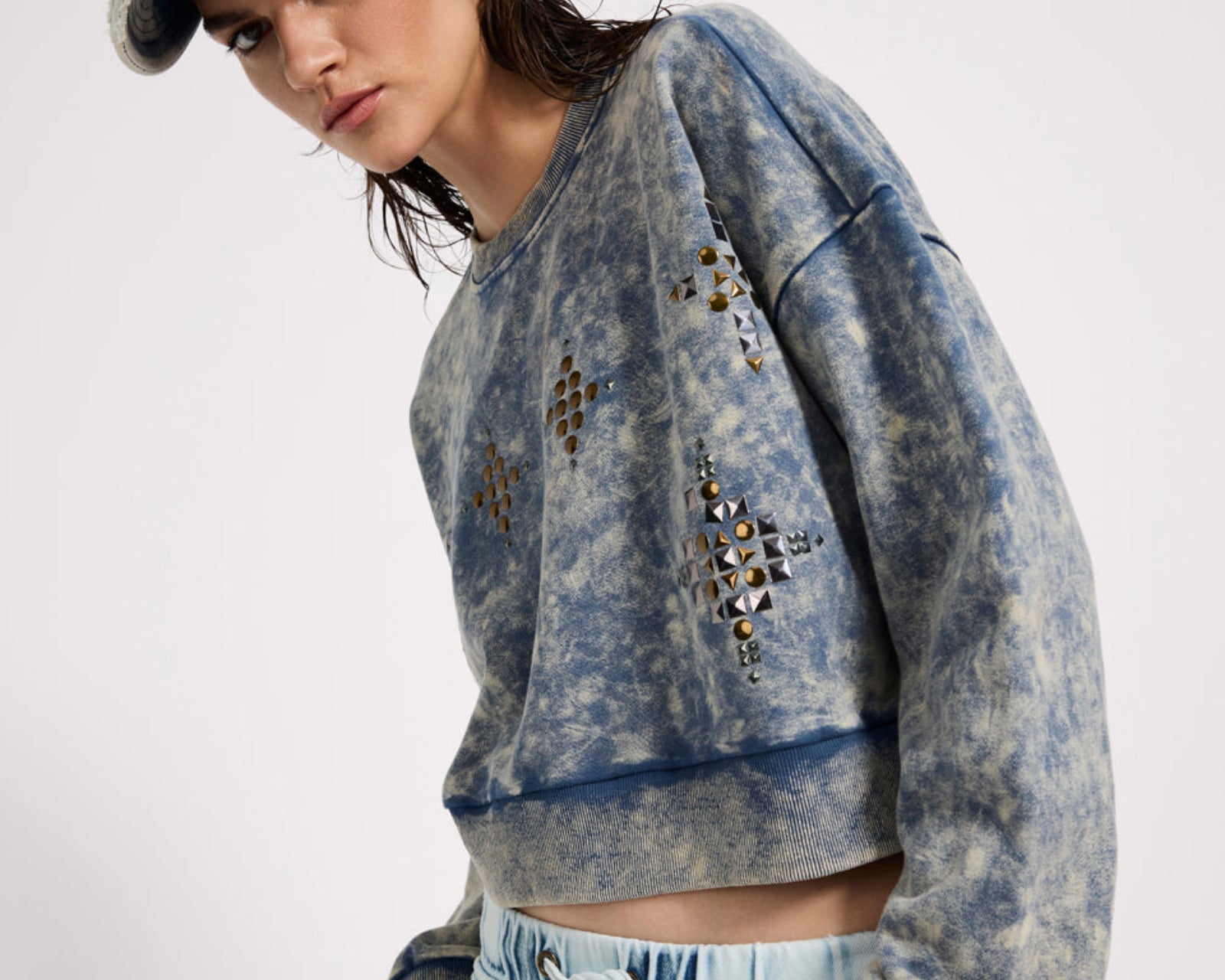 Fleece Cropped Star Studded Sweater - Acid Wash Blue