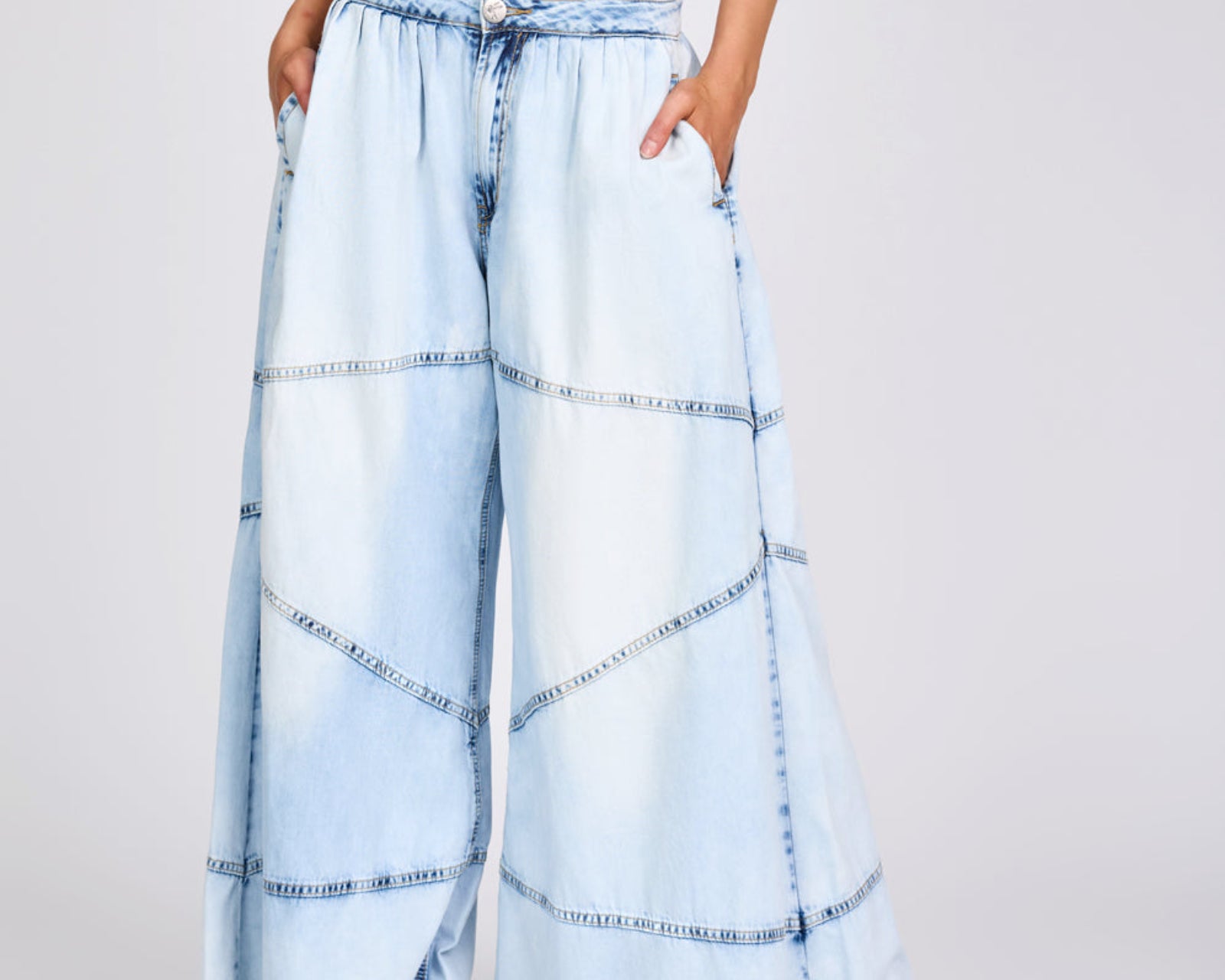 Daddios Low Waist Super Wide Leg Denim Jeans