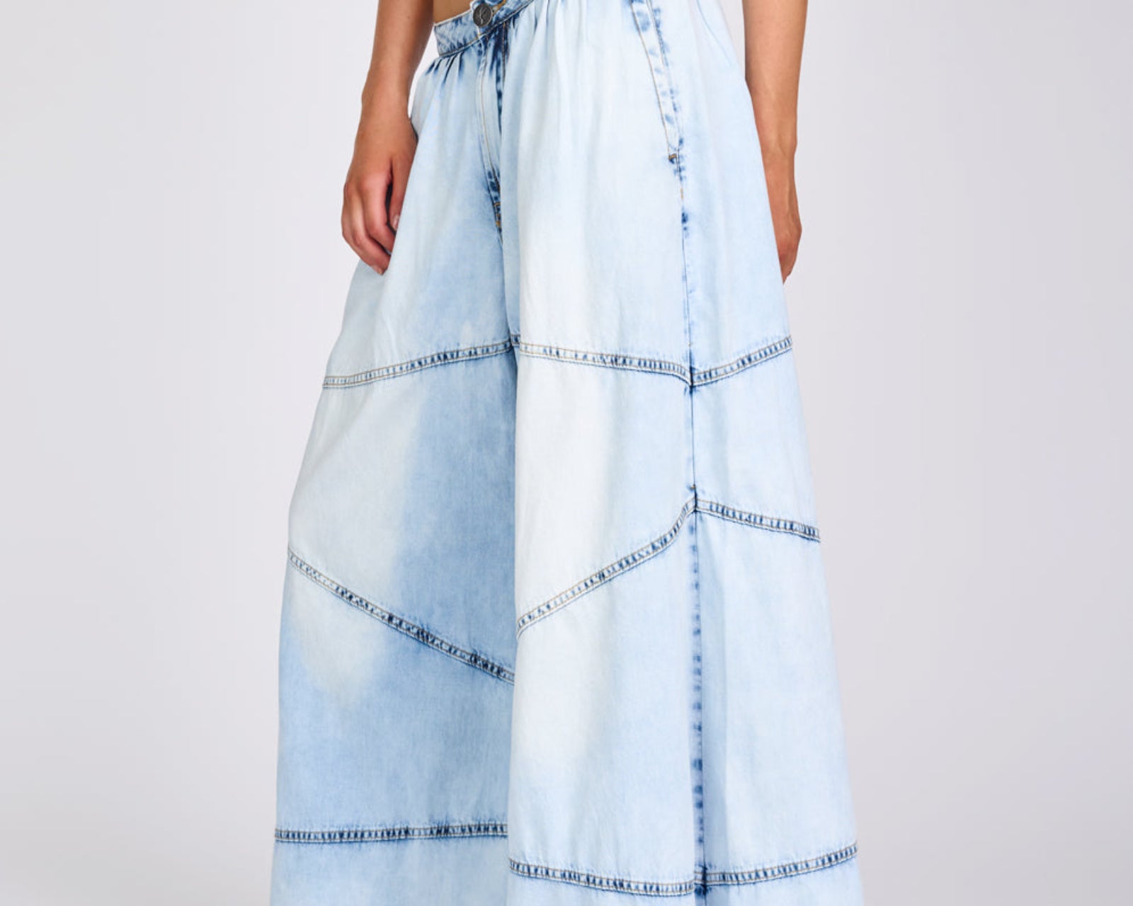 Daddios Low Waist Super Wide Leg Denim Jeans