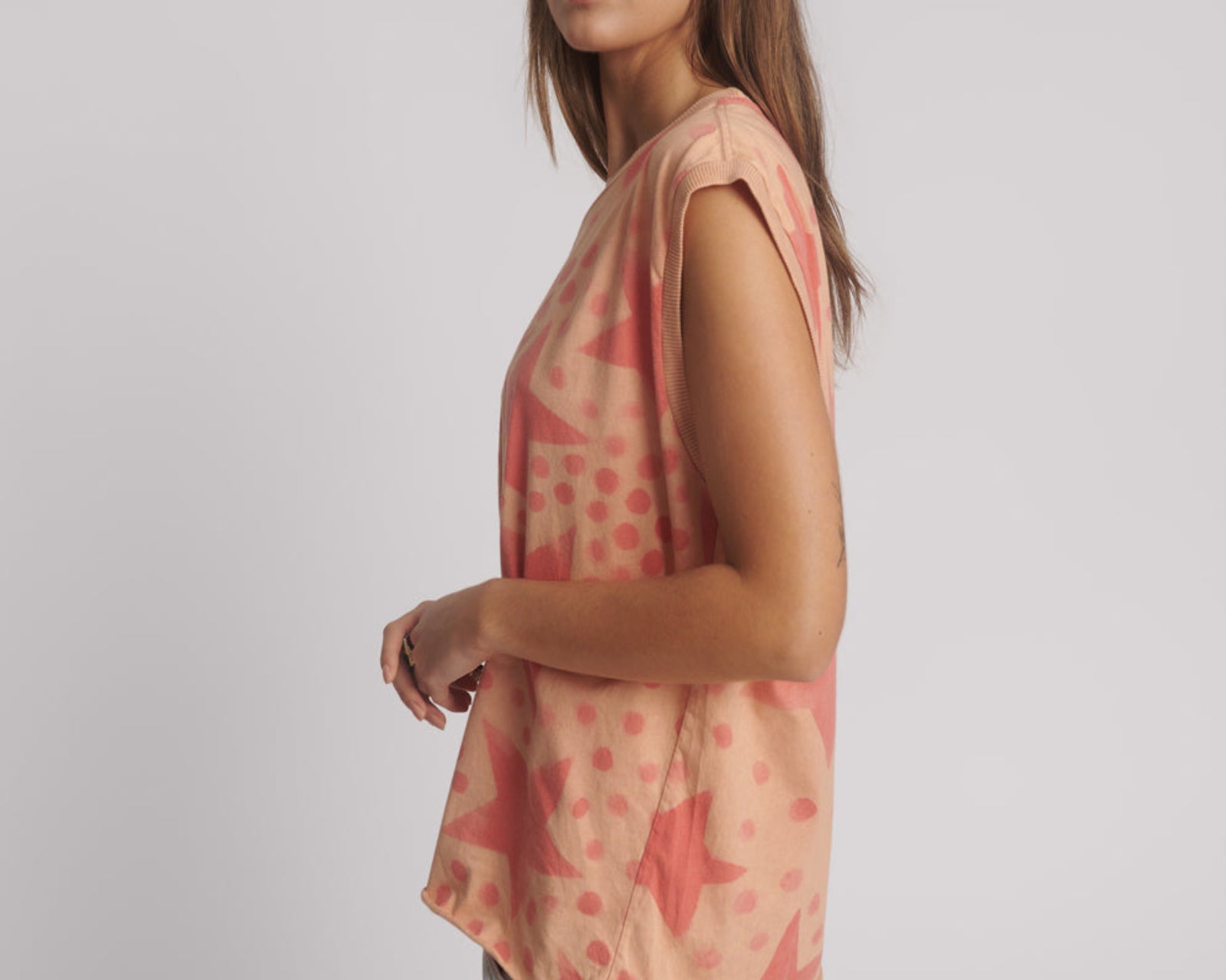 Polka Star Hand Sprayed Howdy Unisex Tank Top - Peach