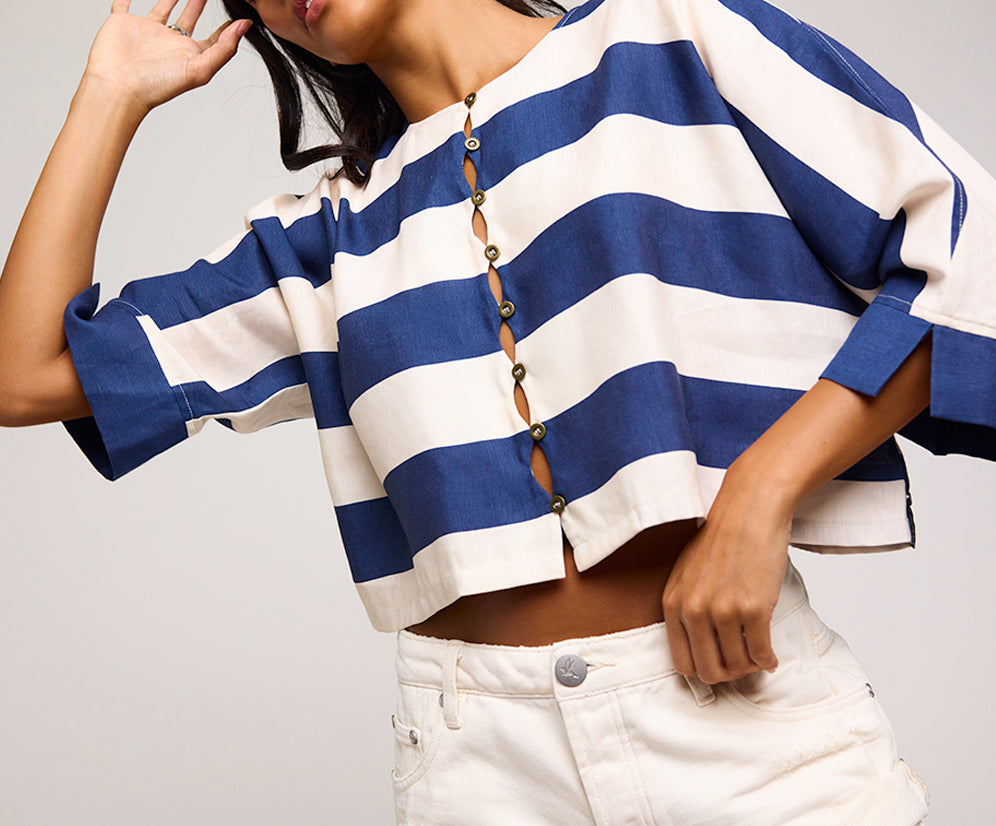 Blue Vista Linen Cropped Batwing Top - Blue Cream