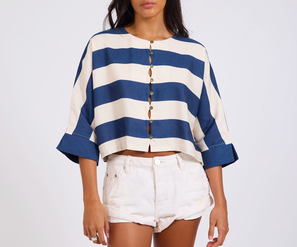 Blue Vista Linen Cropped Batwing Top - Blue Cream