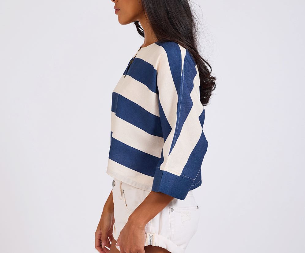 Blue Vista Linen Cropped Batwing Top - Blue Cream