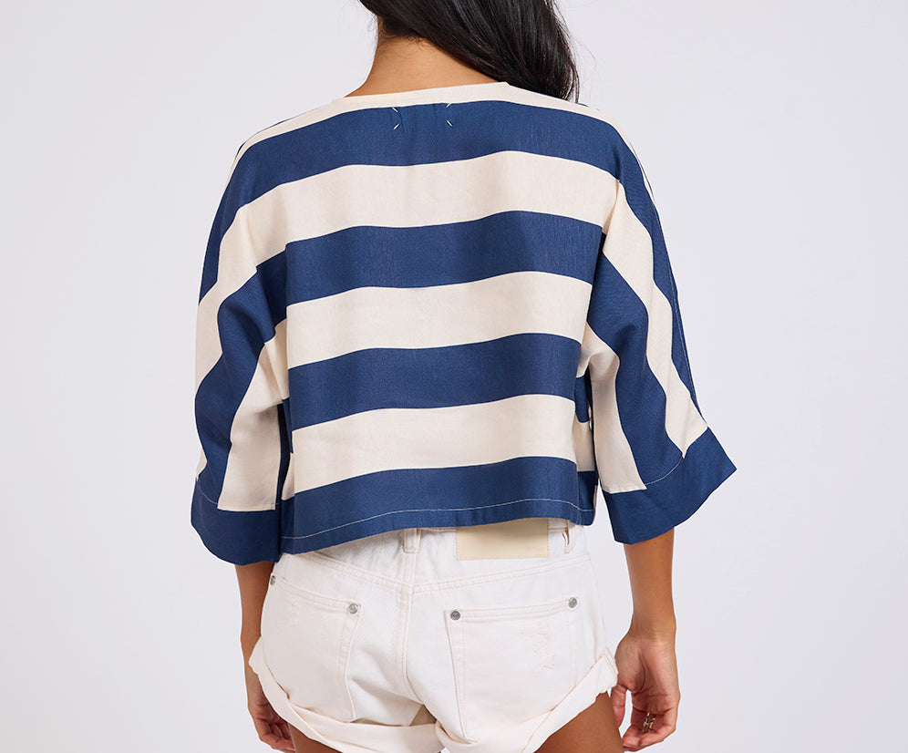 Blue Vista Linen Cropped Batwing Top - Blue Cream