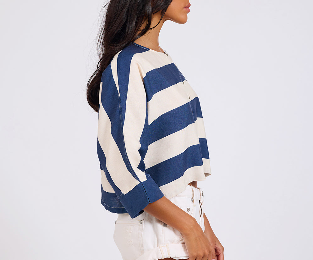 Blue Vista Linen Cropped Batwing Top - Blue Cream