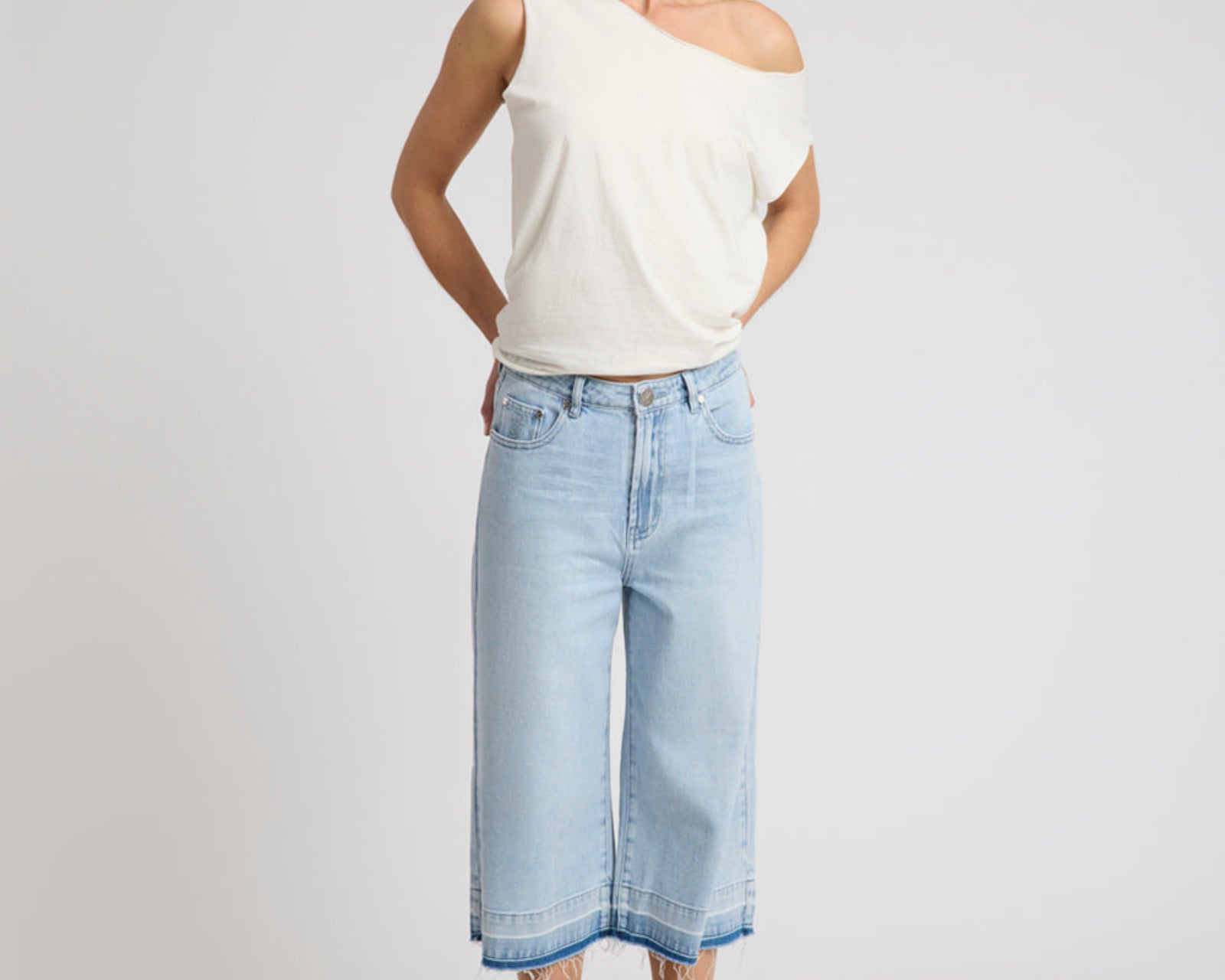 720'S Mid Waist Super Long Length Boyfriend Denim Jorts - Blue Latte