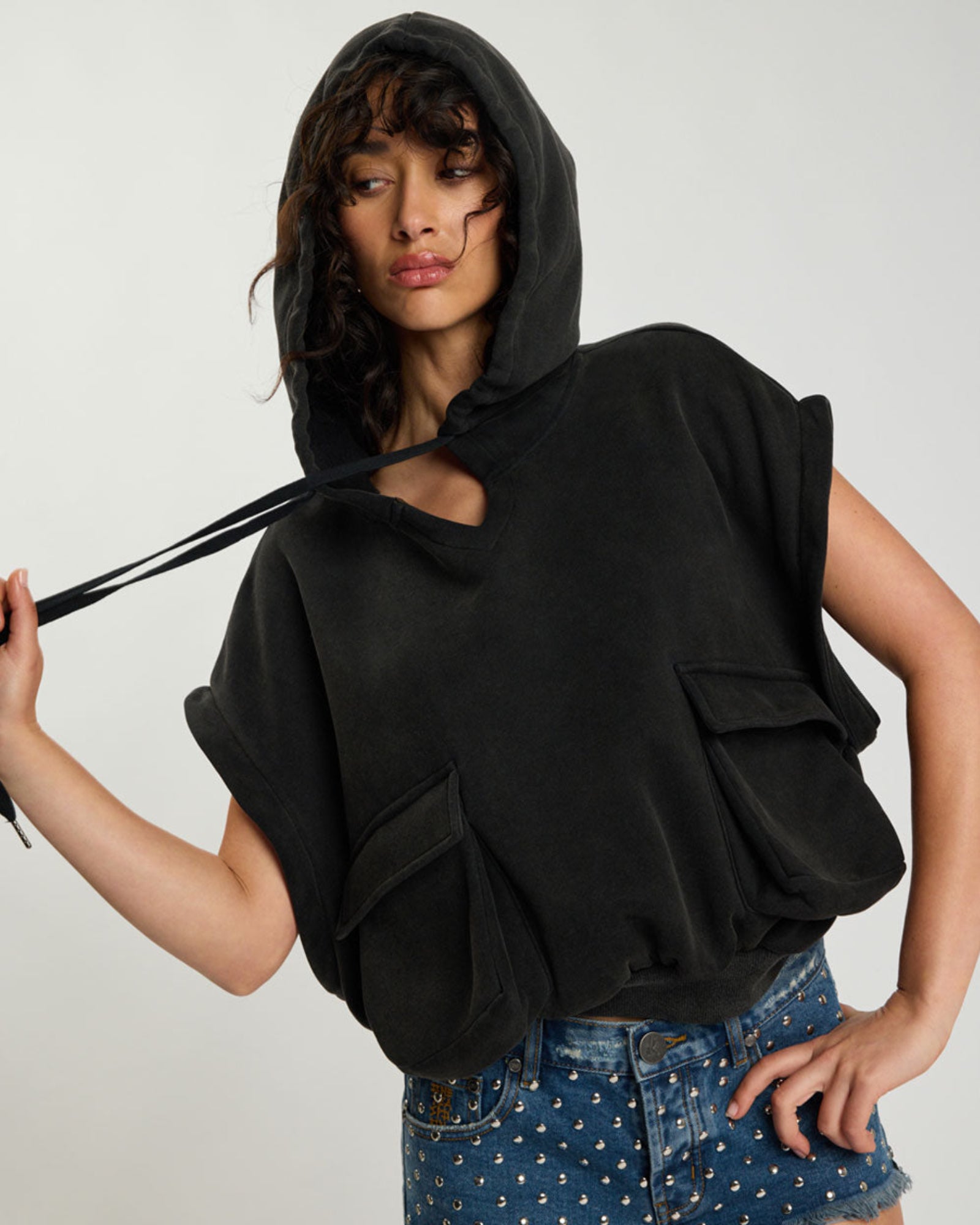 Puff Power Cropped Zip-Off Sleeve Hoodie - Vintage Black | One