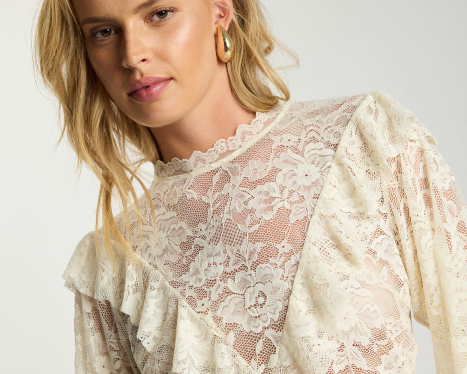 Savage Romance Lace Frill Cami Top - Vintage White