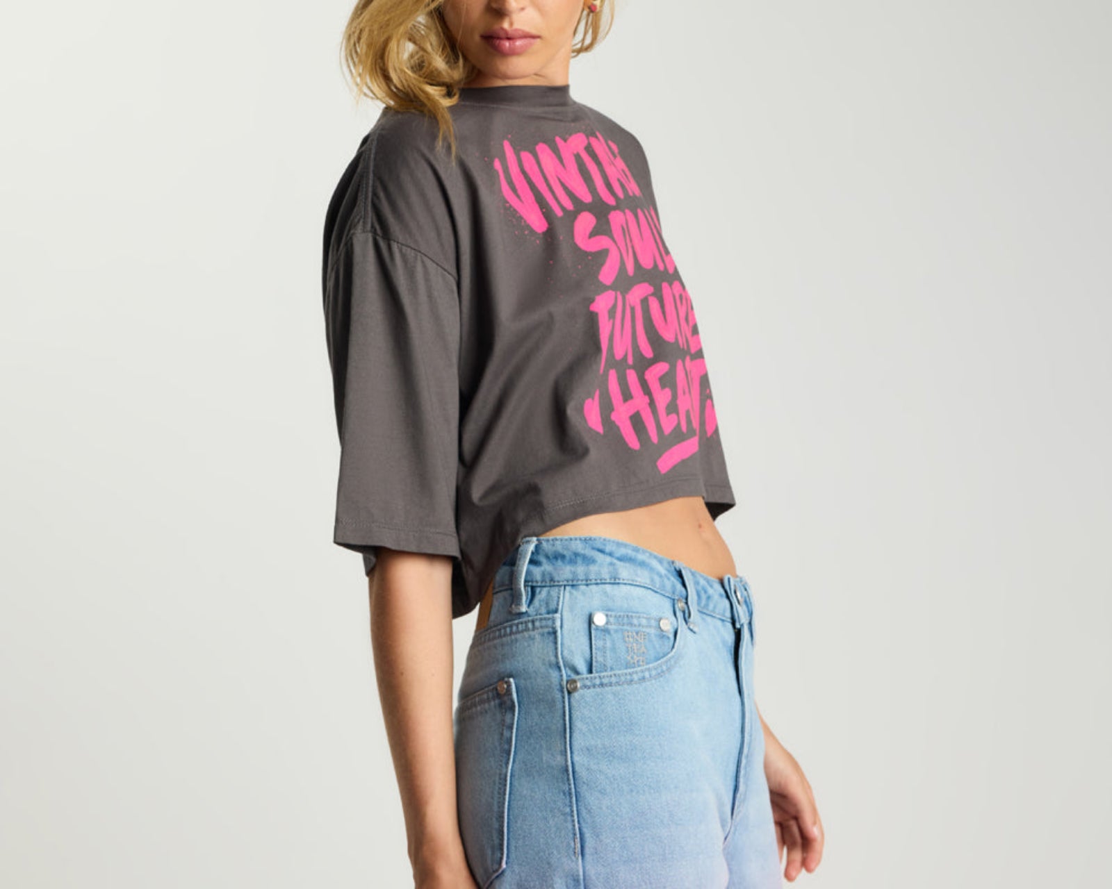 Vintage Soul Future Heart Cropped Tee - Charcoal