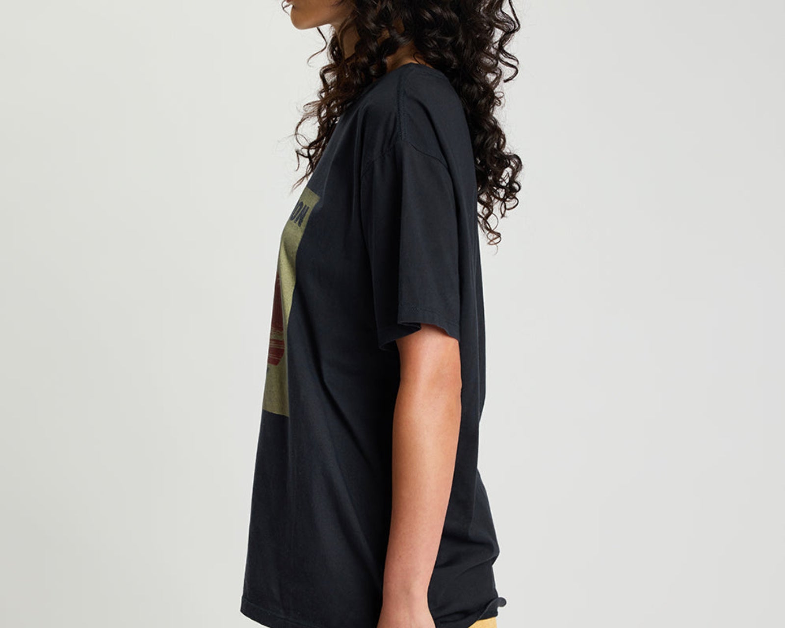 Skater Girl Boyfriend Tee - Black