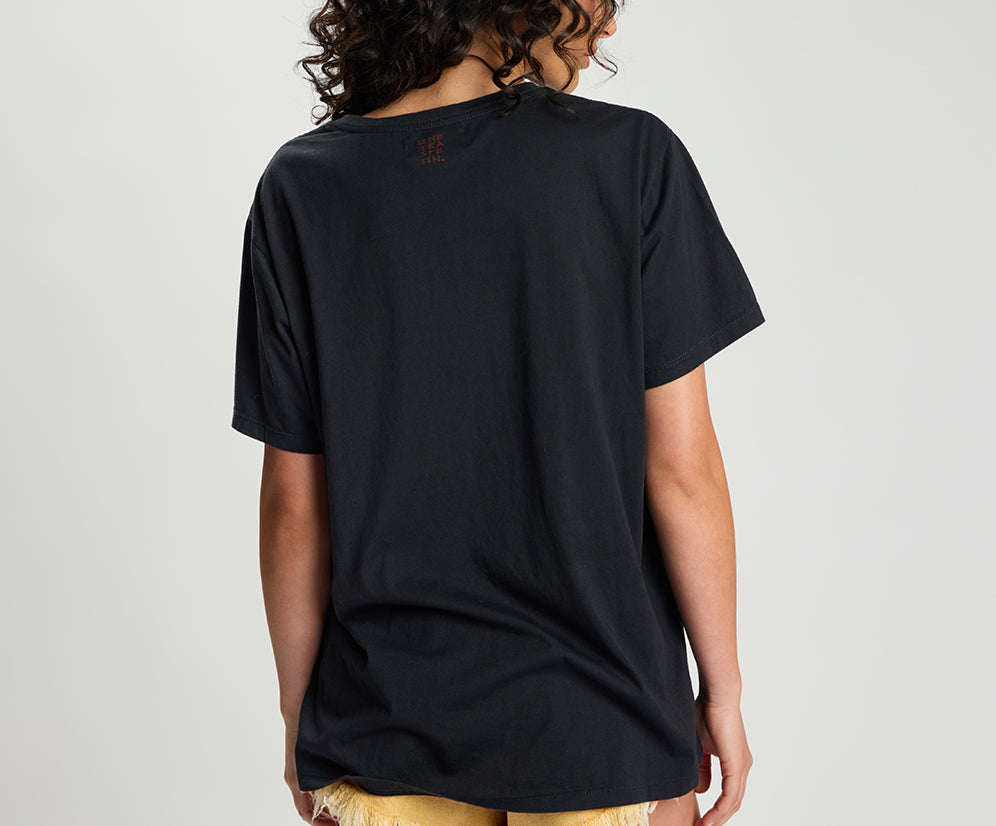 Skater Girl Boyfriend Tee - Black